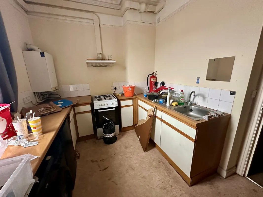 Newtown, Powys, SY16 1BG - Online Auctions