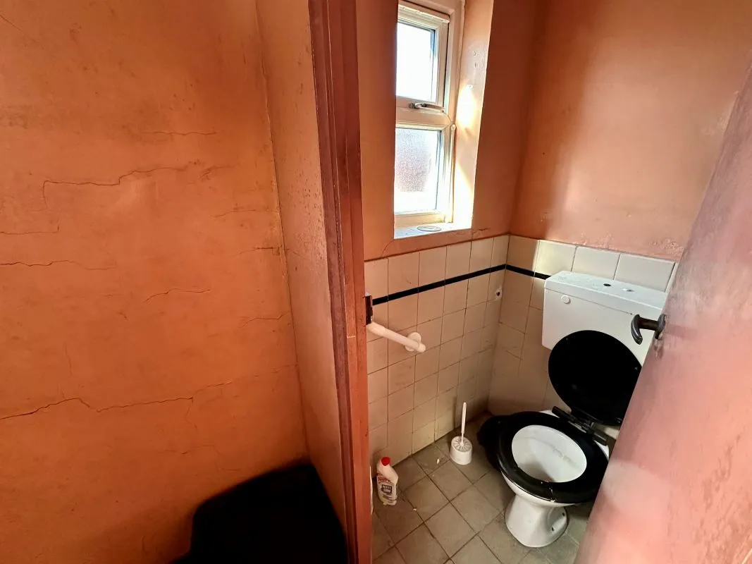 Stoke-On-Trent, Staffordshire, ST4 3LB - Online Auctions