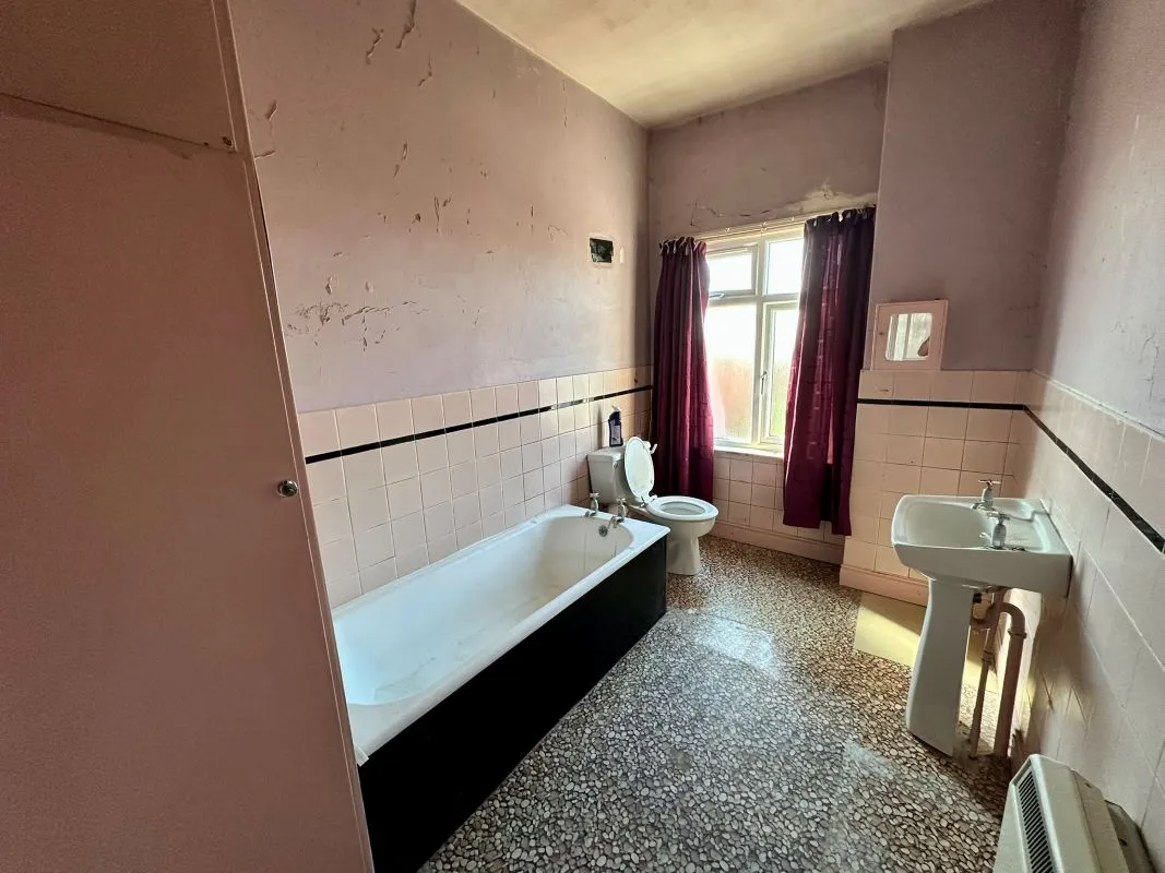 Stoke-On-Trent, Staffordshire, ST4 3LB - Online Auctions