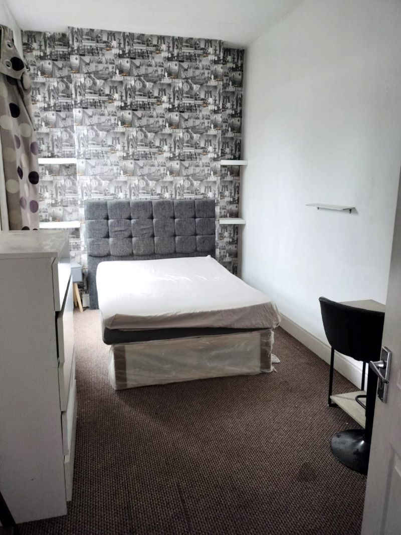 Stoke-On-Trent, Staffordshire, ST6 5TT - Online Auctions