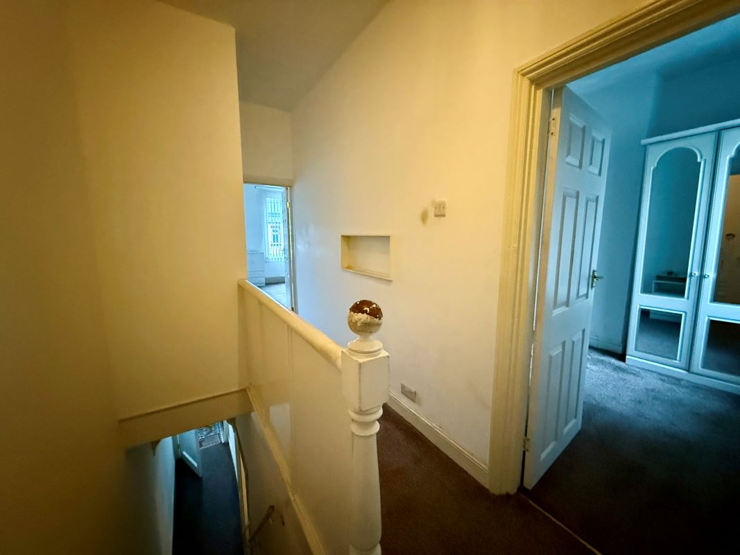 Stoke-On-Trent, Staffordshire, ST4 3BQ - Online Auctions