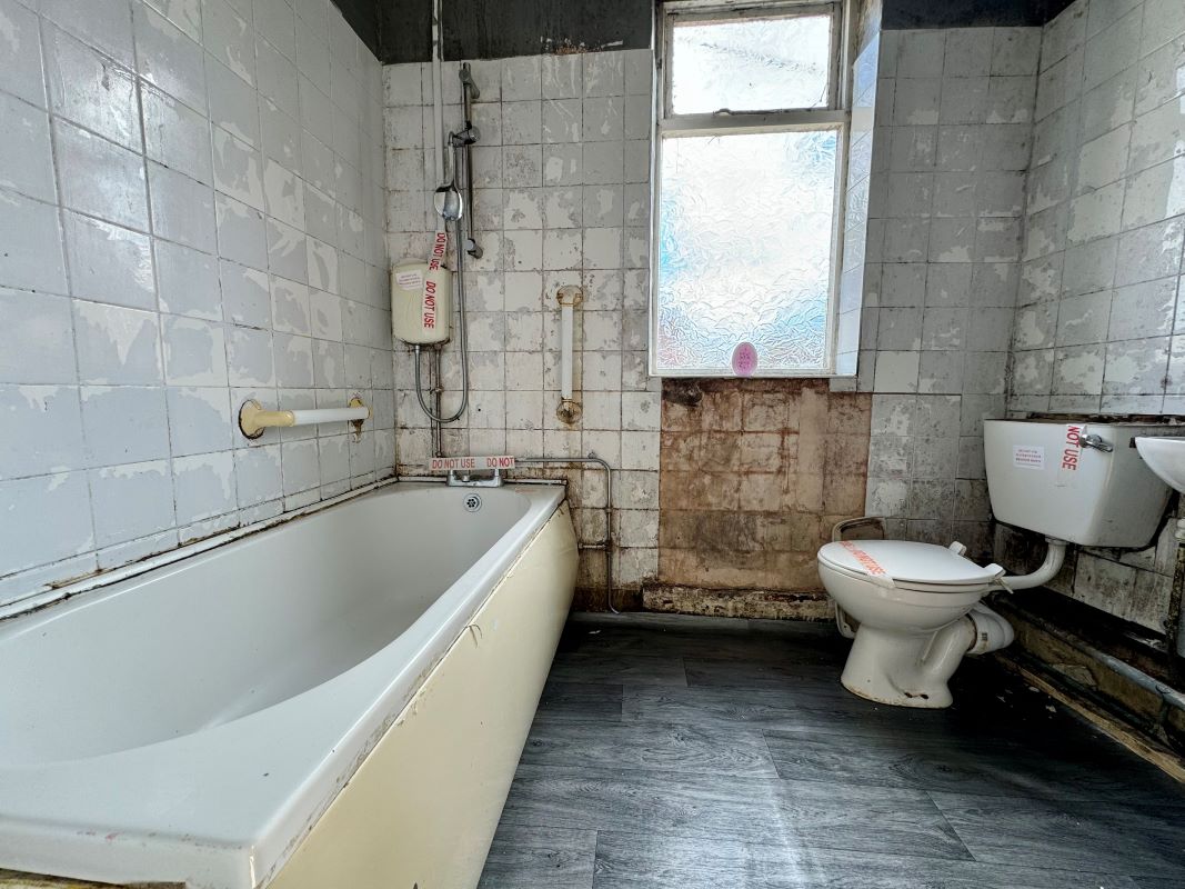 Birkenhead, Merseyside, CH42 2BJ - Online Auctions