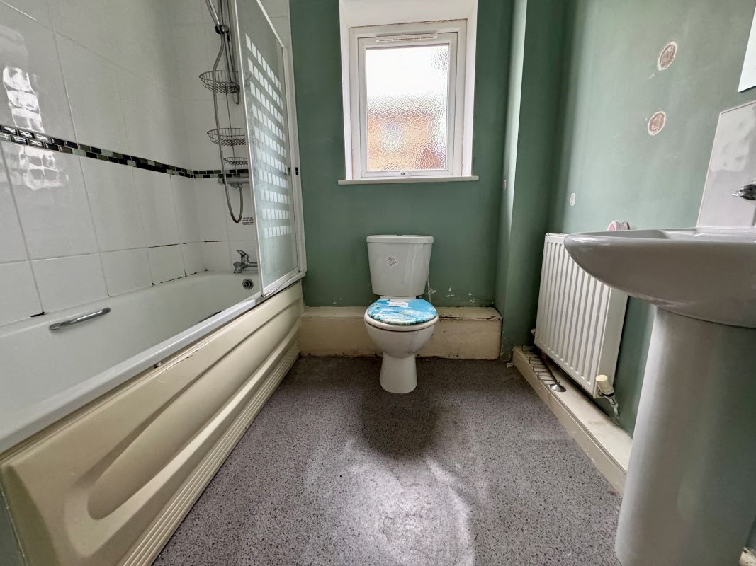 Royal Court, Birkenhead, Merseyside, CH42 1NF - Online Auctions