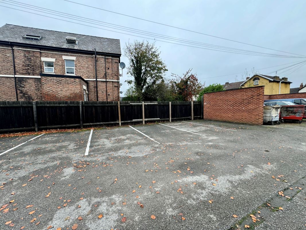 Royal Court, Birkenhead, Merseyside, CH42 1NF - Online Auctions