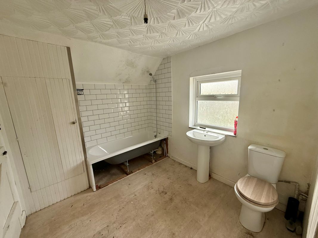 Madeley, Telford, Shropshire, TF7 5HN - Online Auctions