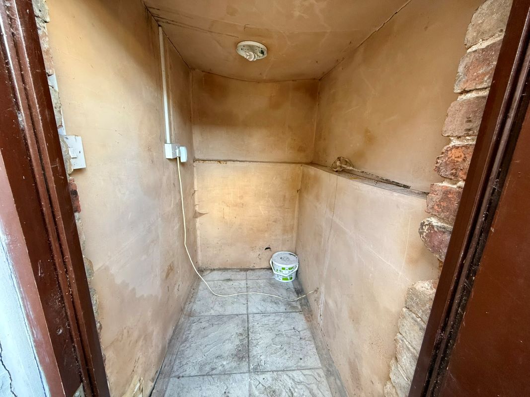 Stoke-On-Trent, Staffordshire, ST3 6AG - Online Auctions