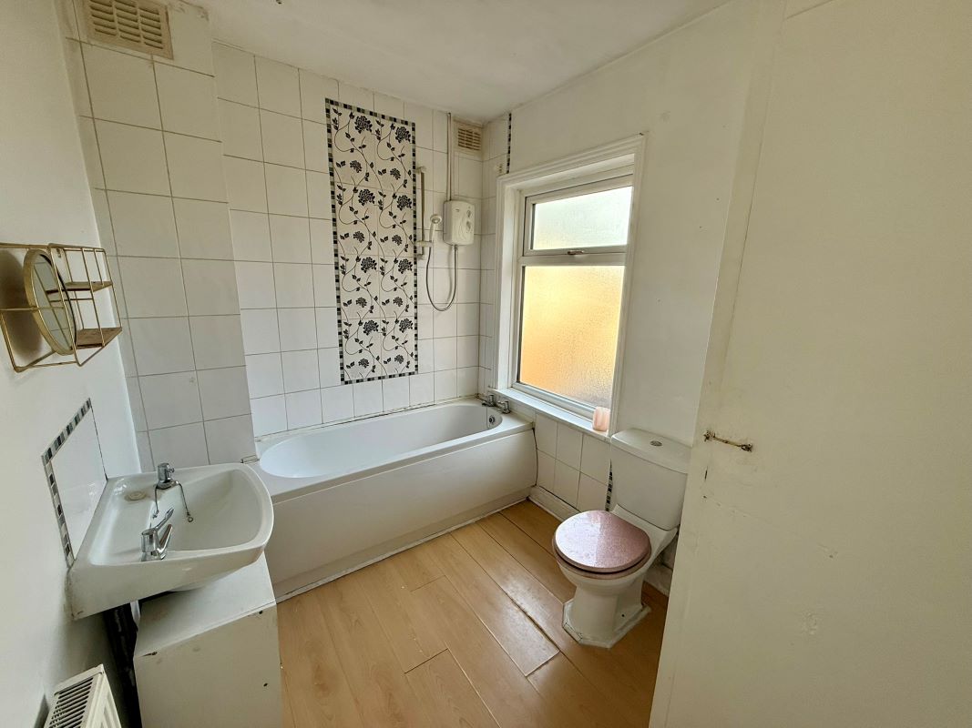 Stoke-On-Trent, Staffordshire, ST3 6AG - Online Auctions