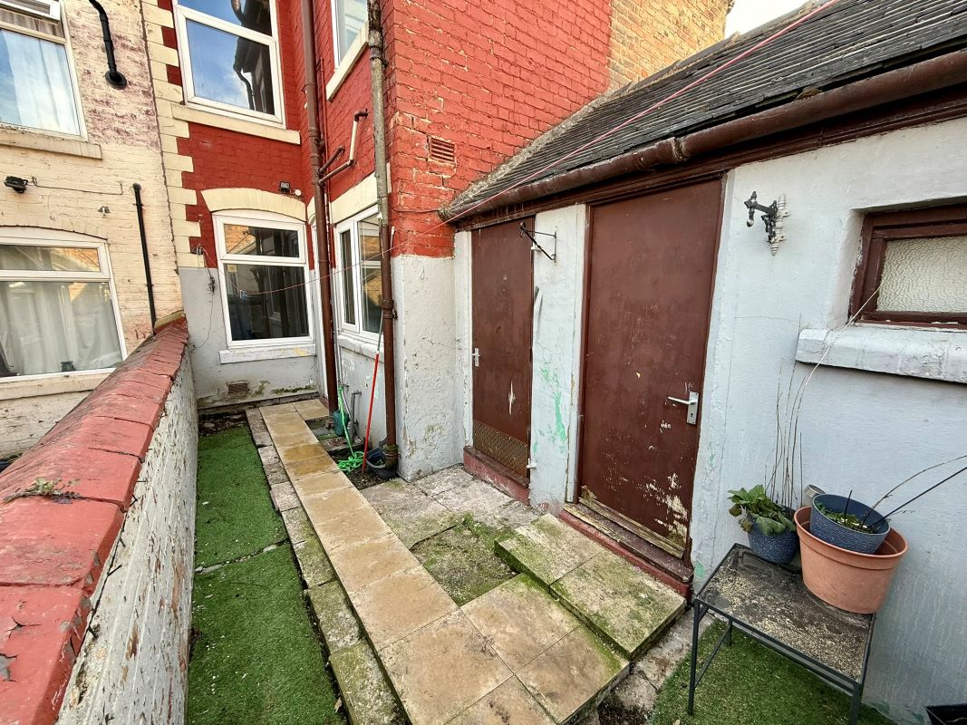 Stoke-On-Trent, Staffordshire, ST3 6AG - Online Auctions