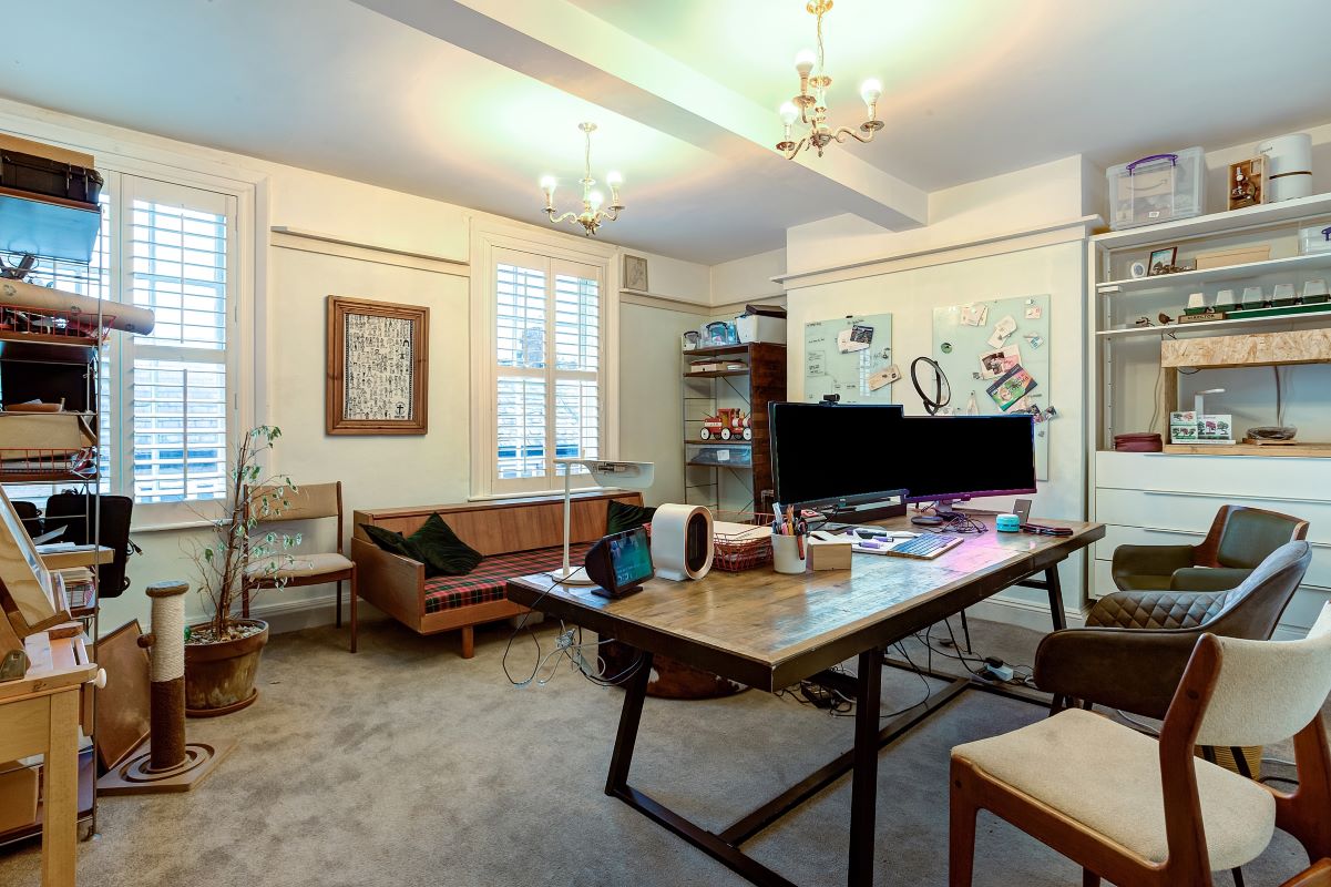 Congleton, Cheshire, CW12 1RU - Online Auctions