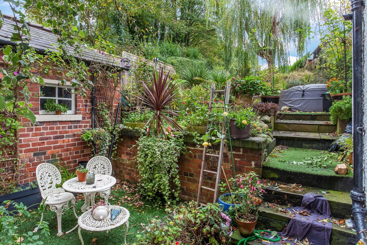 Congleton, Cheshire, CW12 1RU - Online Auctions
