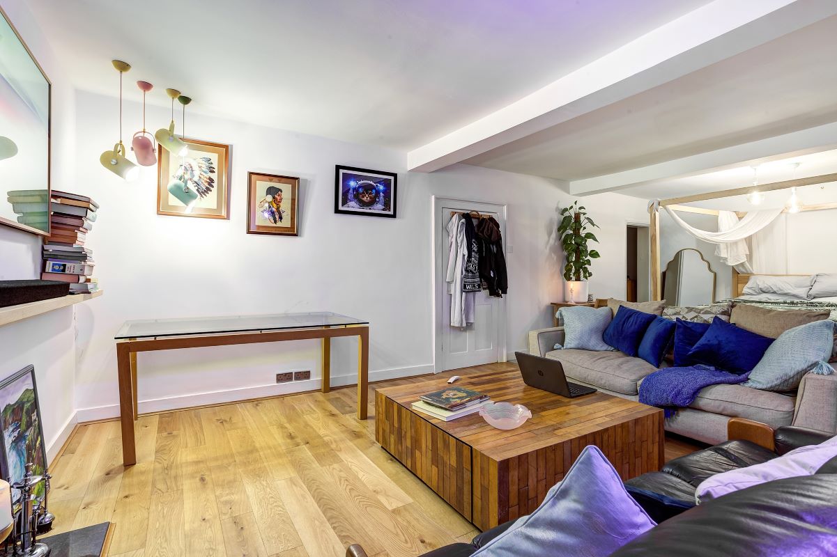 Congleton, Cheshire, CW12 1RU - Online Auctions