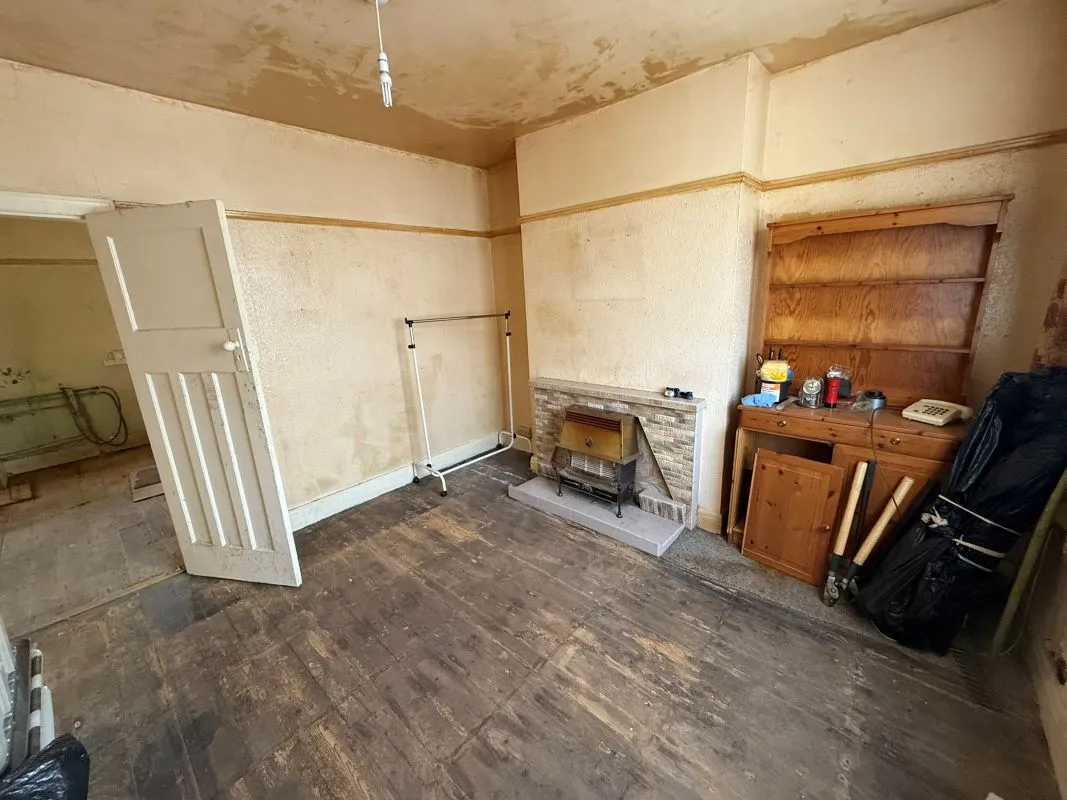 Newcastle, Staffordshire, ST5 9LG - Online Auctions