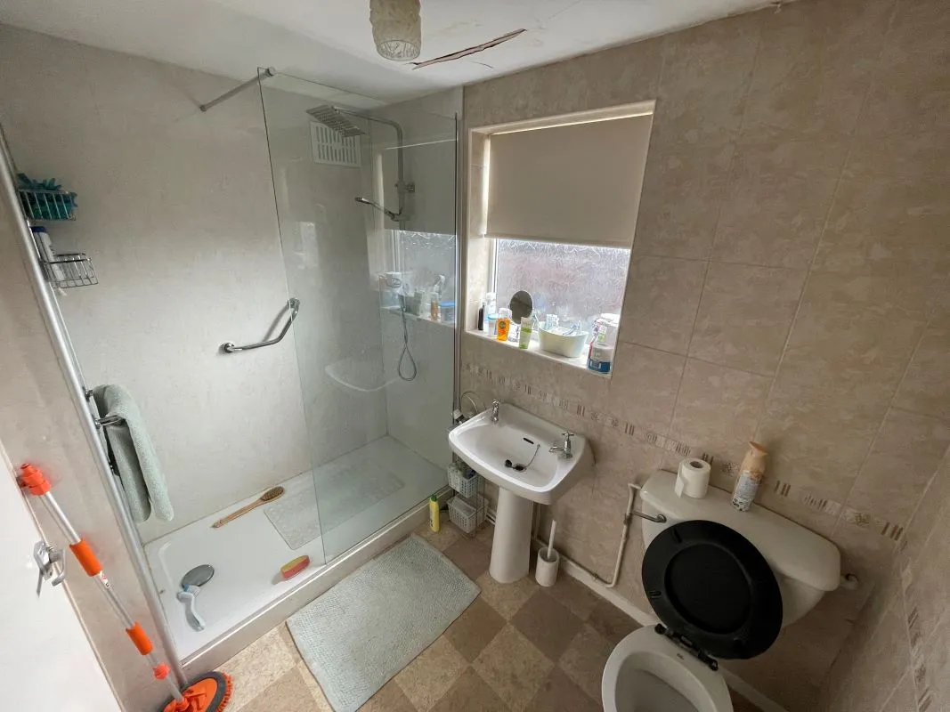 Stoke-On-Trent, Staffordshire, ST3 7HX - Online Auctions
