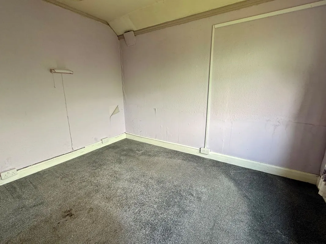 Wirral, Merseyside, CH46 6BG - Online Auctions
