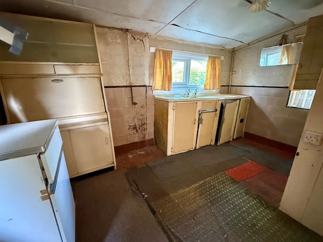 Wirral, Merseyside, CH46 6BG - Online Auctions