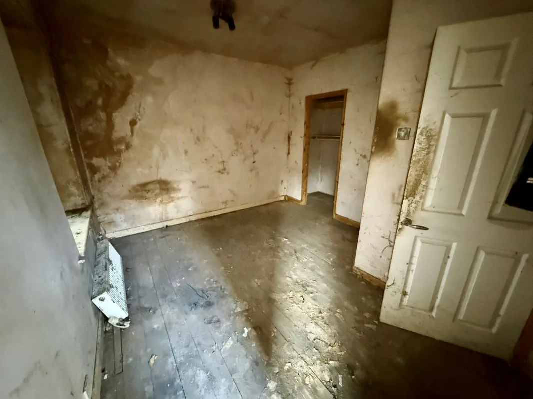Glossop, Derbyshire, SK13 8EL - Online Auctions