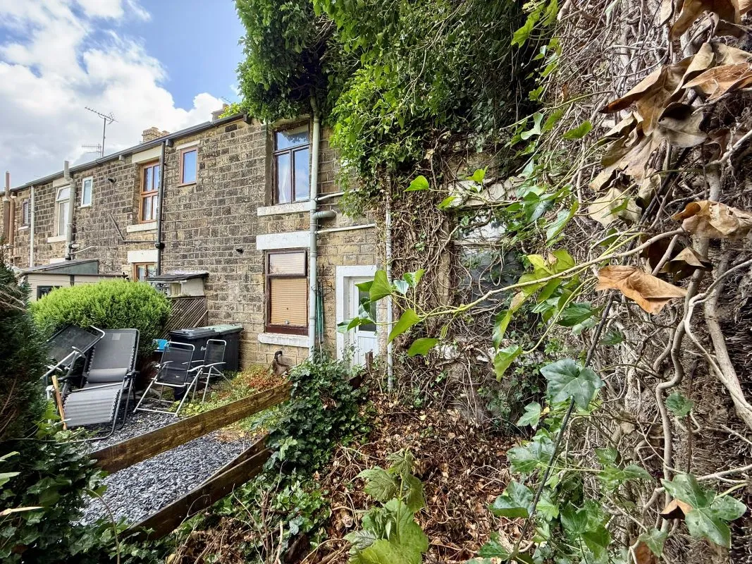 Glossop, Derbyshire, SK13 8EL - Online Auctions