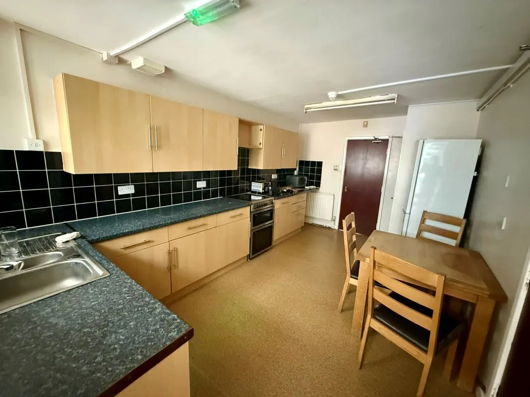 Stoke-On-Trent, Staffordshire, ST3 5DJ - Online Auctions