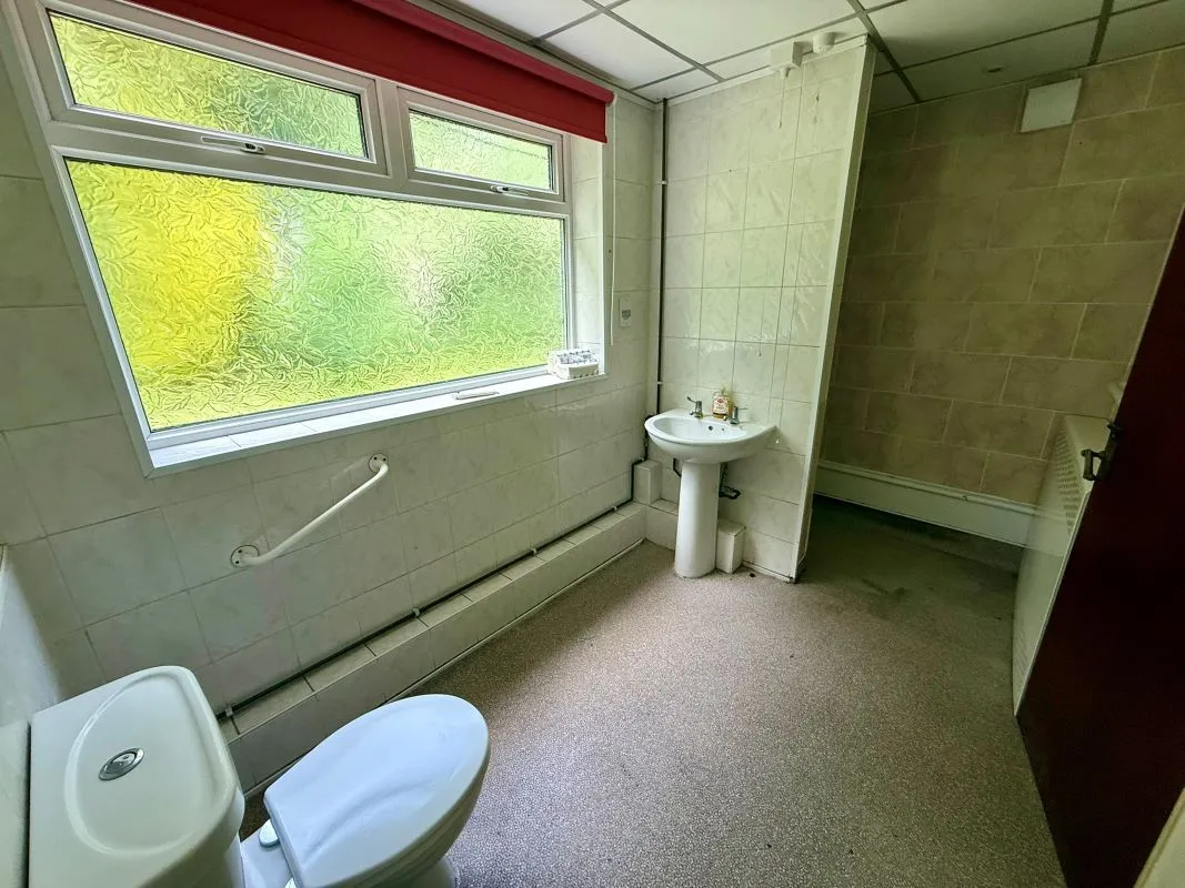 Stoke-On-Trent, Staffordshire, ST3 5DJ - Online Auctions