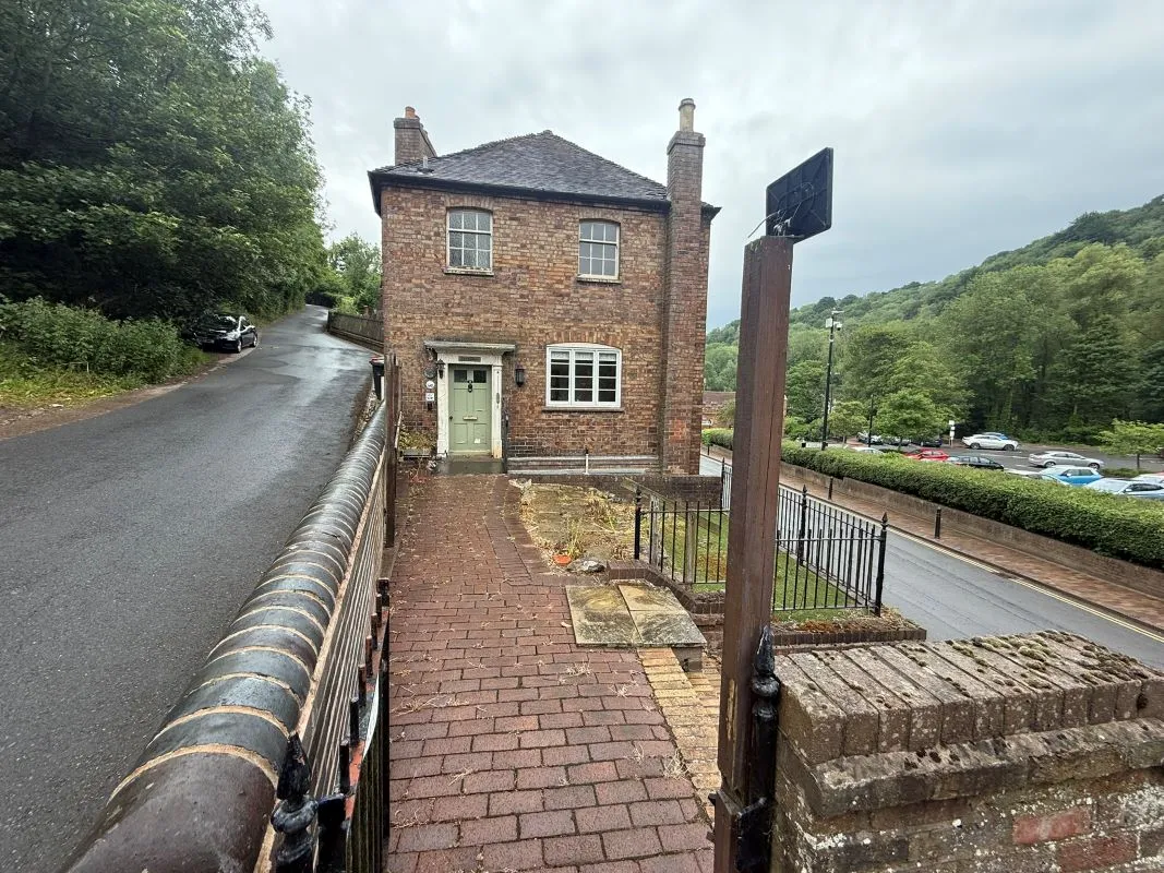 The Wharfage, Telford, Shropshire, TF8 7NH - Online Auctions