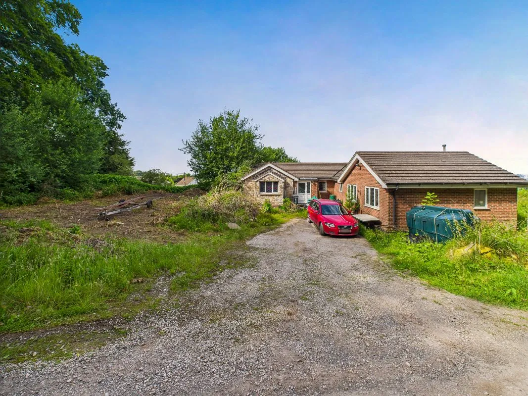 Grange Road, Holywell, Clwyd, CH8 8ST - Online Auctions
