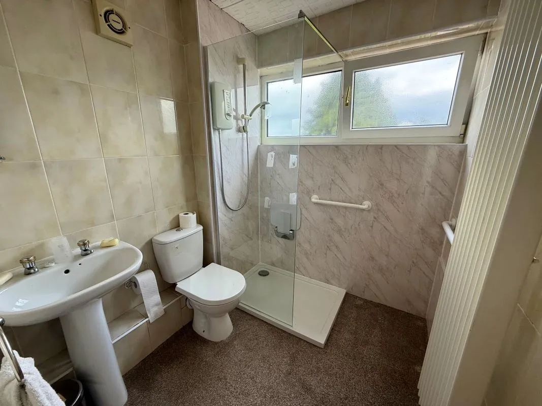 Warrington Road, Bold Heath, Cheshire, WA8 5UX - Online Auctions