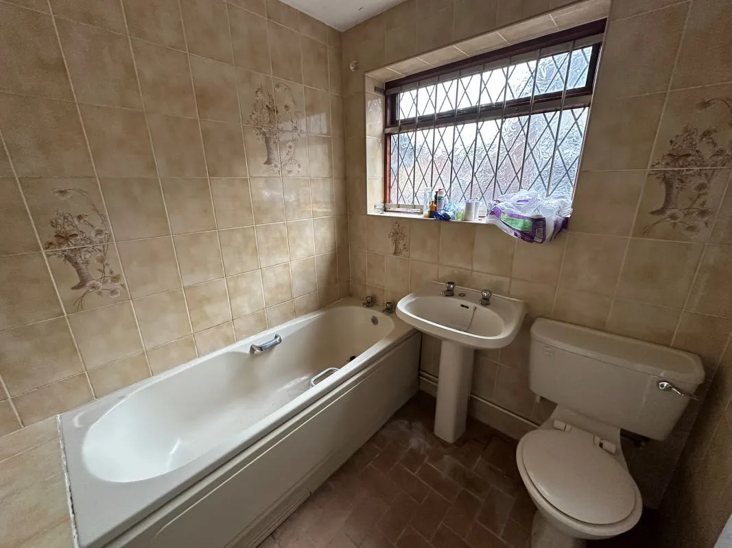 Stoke-On-Trent, Staffordshire, ST4 3LJ - Online Auctions