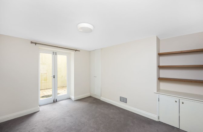Property for Auction in Sussex & Hampshire - 12, Montpelier Road, Brighton