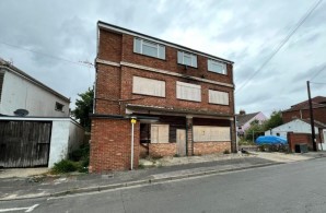 Property for Auction in Sussex & Hampshire - Flat 8 St. Marks Court, 2B Westfield Road, Gosport, Hampshire