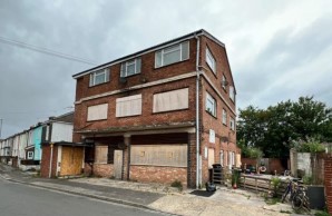 Property for Auction in Sussex & Hampshire - Flat 8 St. Marks Court, 2B Westfield Road, Gosport, Hampshire