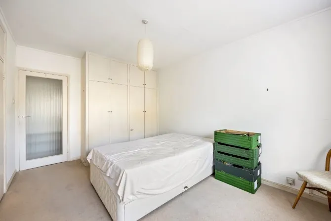 Property for Auction in Sussex & Hampshire - 16 Blenheim Court, 17 New Church Road, Hove, East Sussex