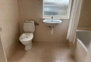 Property for Auction in Sussex & Hampshire - Flat 2 Linton House, 71 Langney Road, Eastbourne, East Sussex