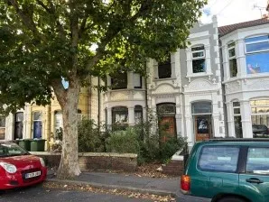 Property for Auction in Sussex & Hampshire - First Floor Flat, 144 Laburnum Grove, Portsmouth, City of Portsmouth