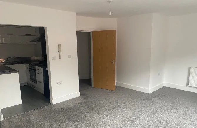 Property for Auction in Sussex & Hampshire - Flat 2, 139-141 Havant Road, Drayton, Portsmouth, Hampshire