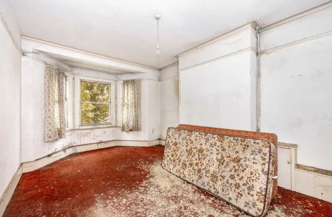 Property for Auction in Sussex & Hampshire - Flat 1, 62 Sackville Road, Hove