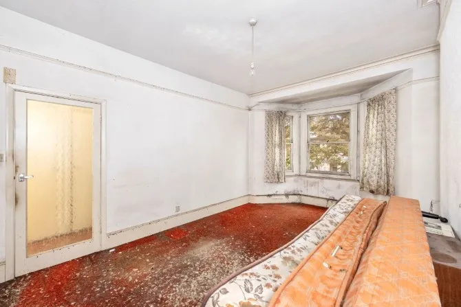 Property for Auction in Sussex & Hampshire - Flat 1, 62 Sackville Road, Hove