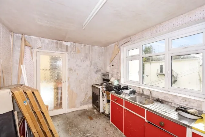 Property for Auction in Sussex & Hampshire - Flat 1, 62 Sackville Road, Hove