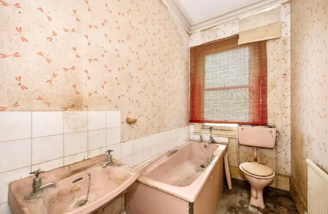 Property for Auction in Sussex & Hampshire - Flat 1, 62 Sackville Road, Hove