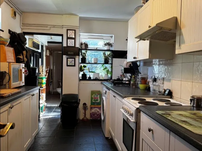 Property for Auction in Sussex & Hampshire - 25 Flamborough Close, Southampton