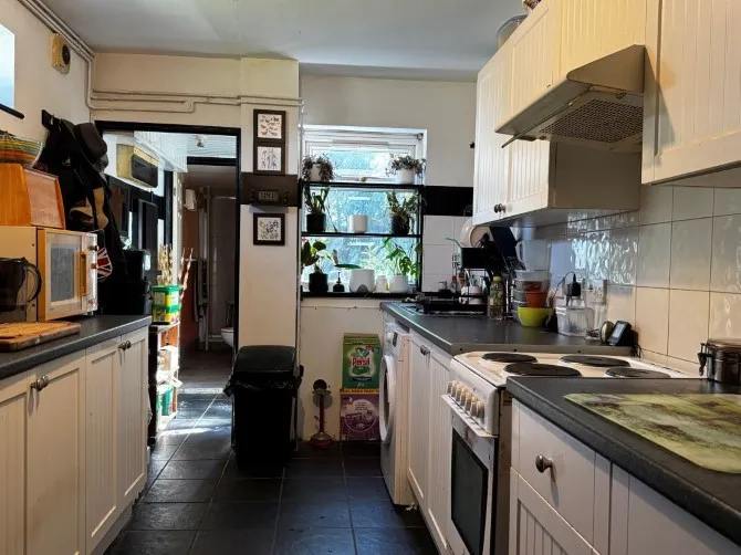 Property for Auction in Sussex & Hampshire - 25 Flamborough Close, Southampton