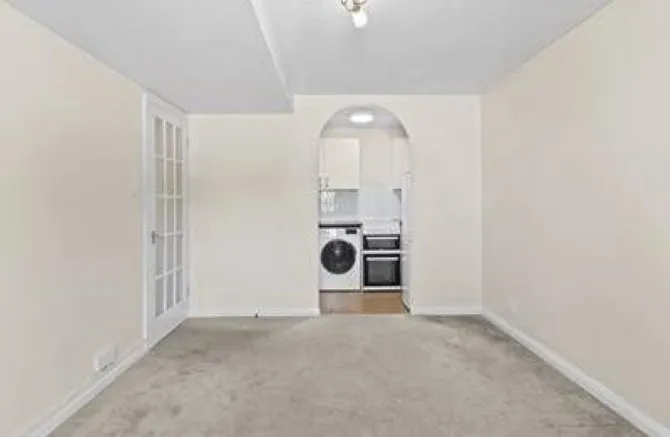 Property for Auction in Sussex & Hampshire - Flat 5 Gladstone Court, 237 Terminus Road, Eastbourne, East Sussex