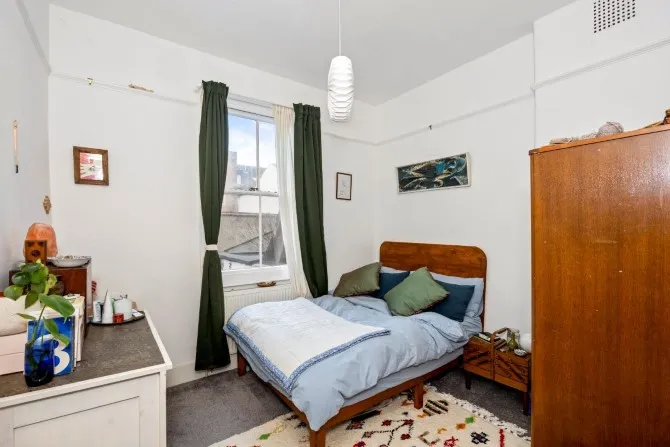 Property for Auction in Sussex & Hampshire - 104, Lansdowne Place, Hove