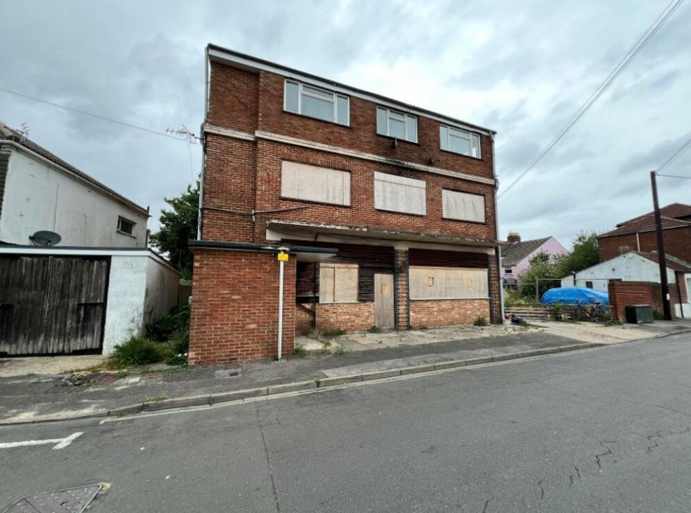 St. Marks Court, Westfield Road, Gosport, Hampshire, PO12 3RU - Online Auctions