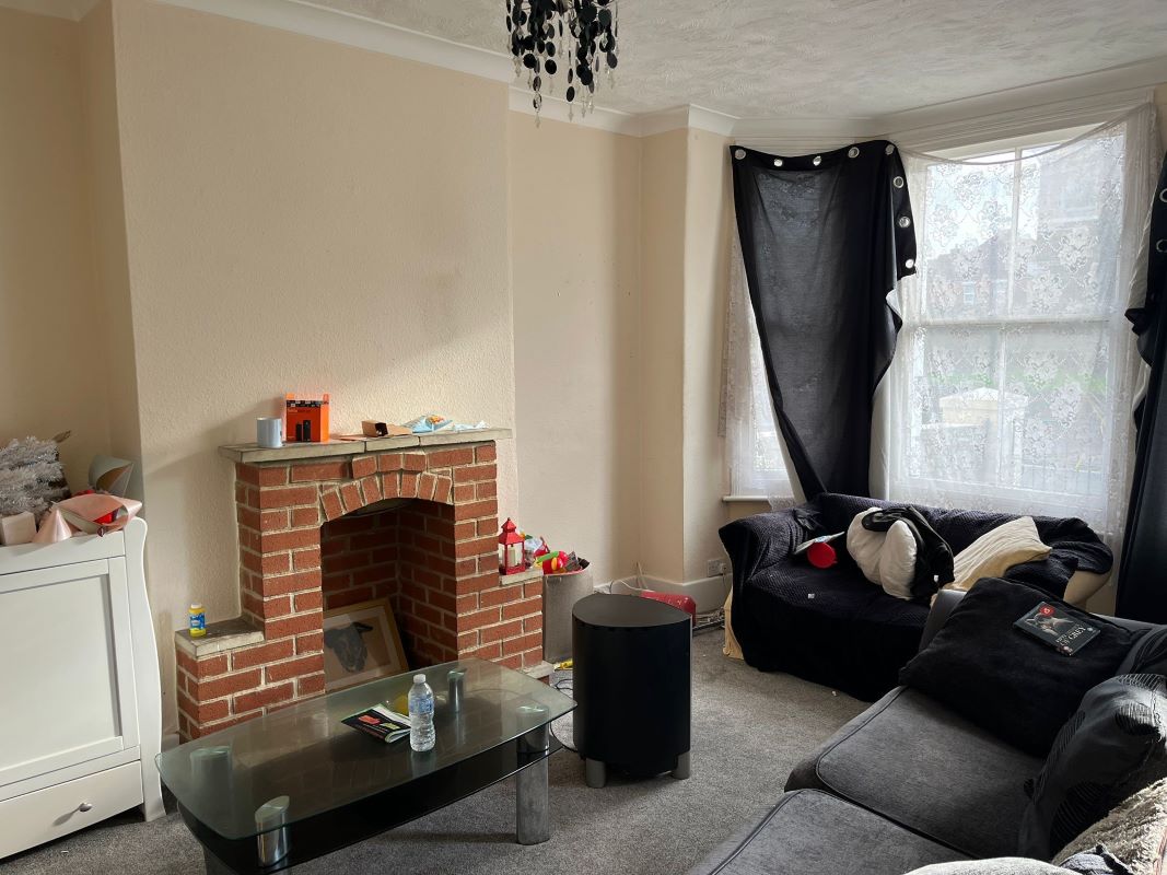 Arundel Road, Littlehampton, West Sussex, BN17 7DE - Online Auctions
