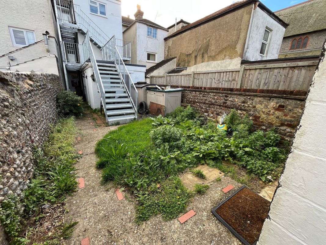 Arundel Road, Littlehampton, West Sussex, BN17 7DE - Online Auctions