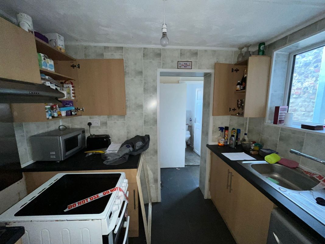 Arundel Road, Littlehampton, West Sussex, BN17 7DE - Online Auctions
