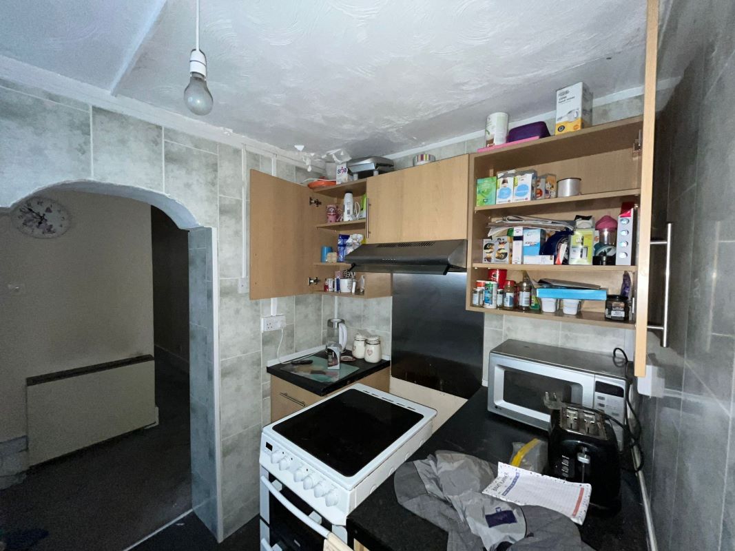 Arundel Road, Littlehampton, West Sussex, BN17 7DE - Online Auctions