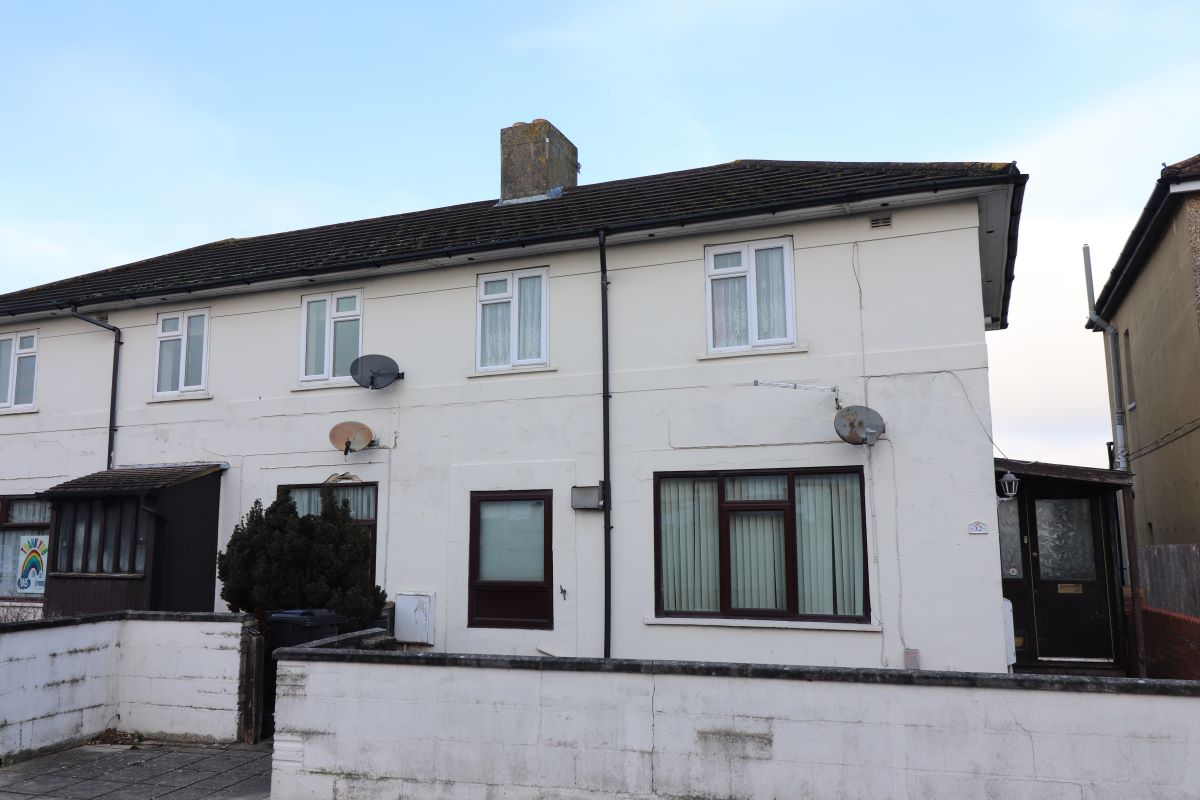 Ground Floor Flat, Tipner Road, Portsmouth, PO2 8QP - Online Auctions