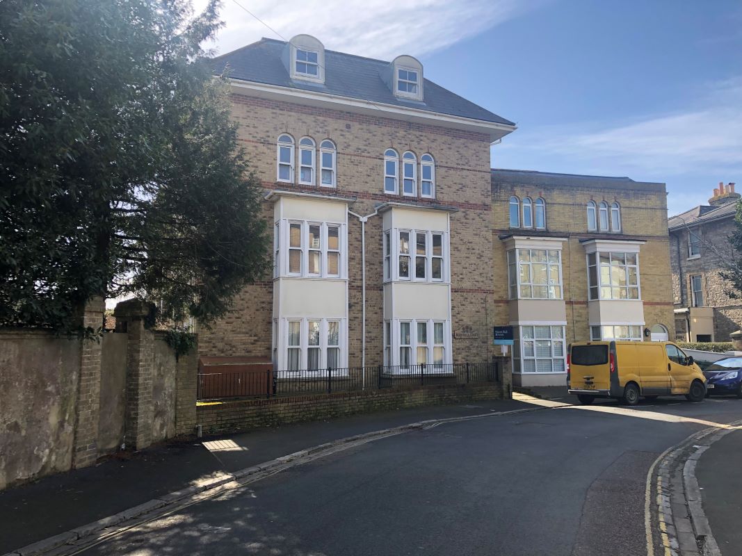 Mary Bell Court, Simeon Street, Ryde, Isle Of Wight, PO33 1JZ - Online Auctions