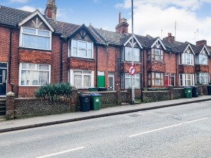 Property for Auction in Sussex & Hampshire - First Floor Flat, 19 Brighton Road, Newhaven, East Sussex